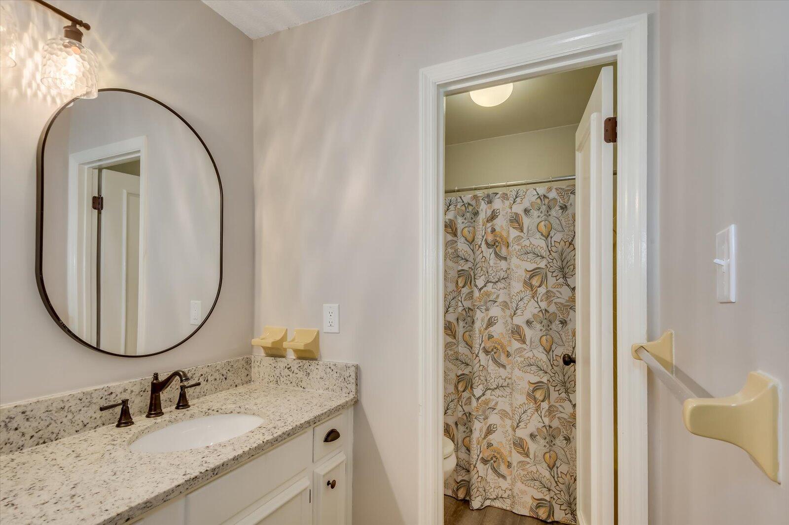 755 HICKORY OAK Hollow