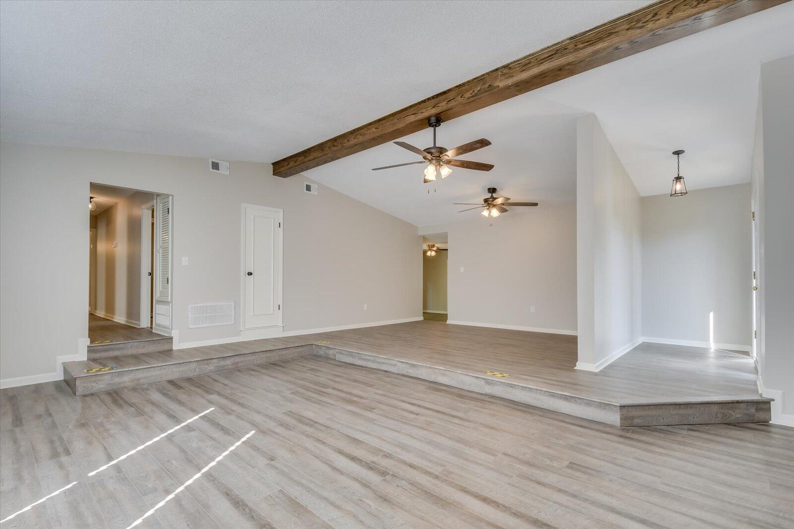 755 HICKORY OAK Hollow