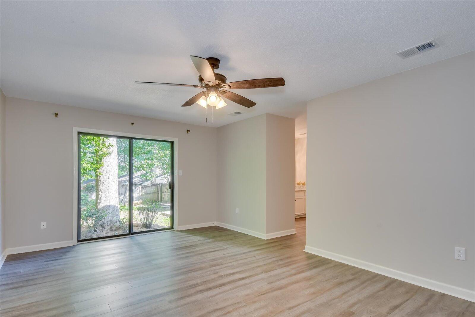 755 HICKORY OAK Hollow