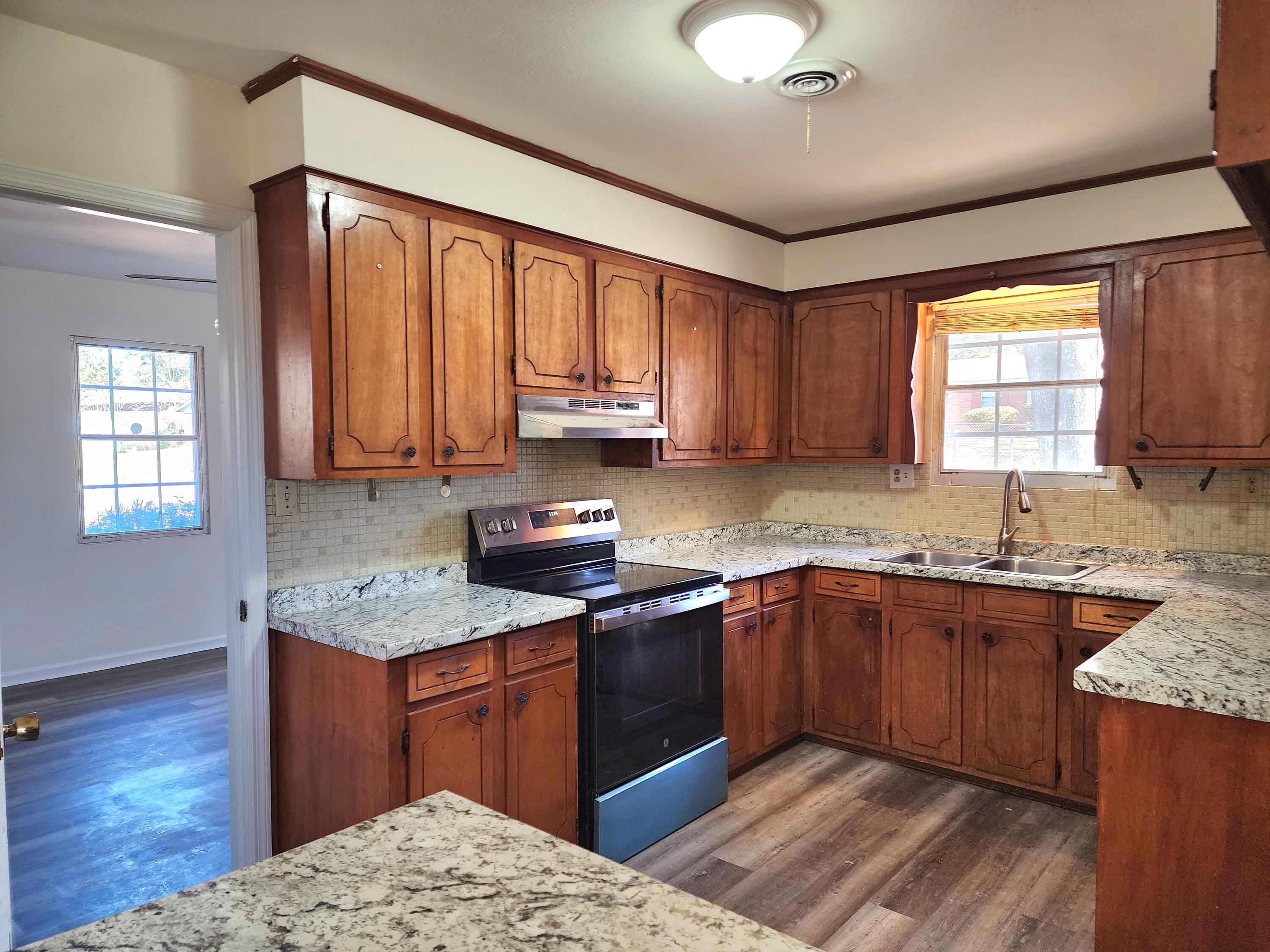 3606 ROLLING MEADOWS Drive