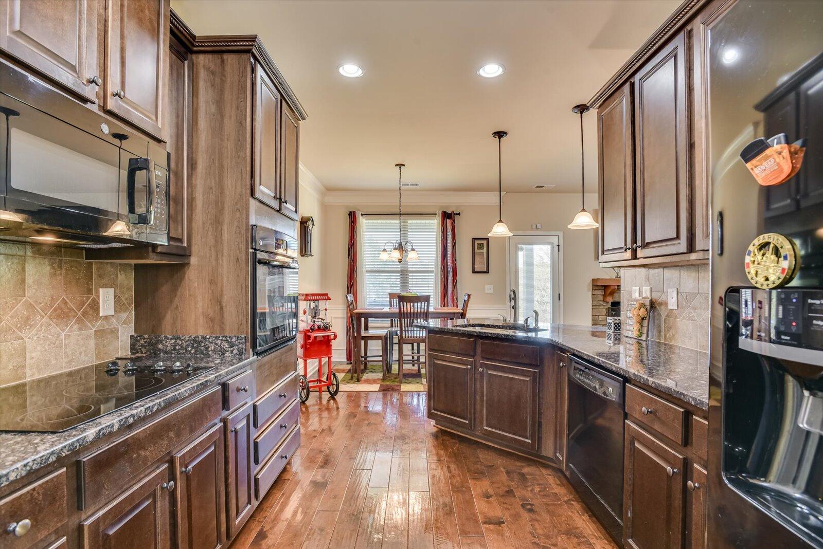 864 ROLLO DOMINO Circle