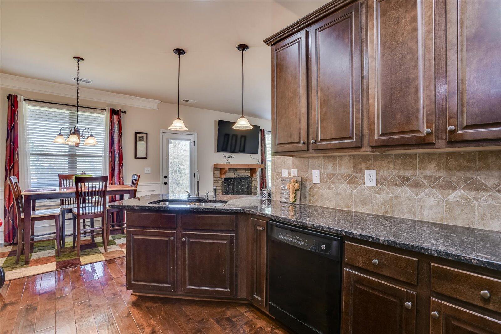 864 ROLLO DOMINO Circle