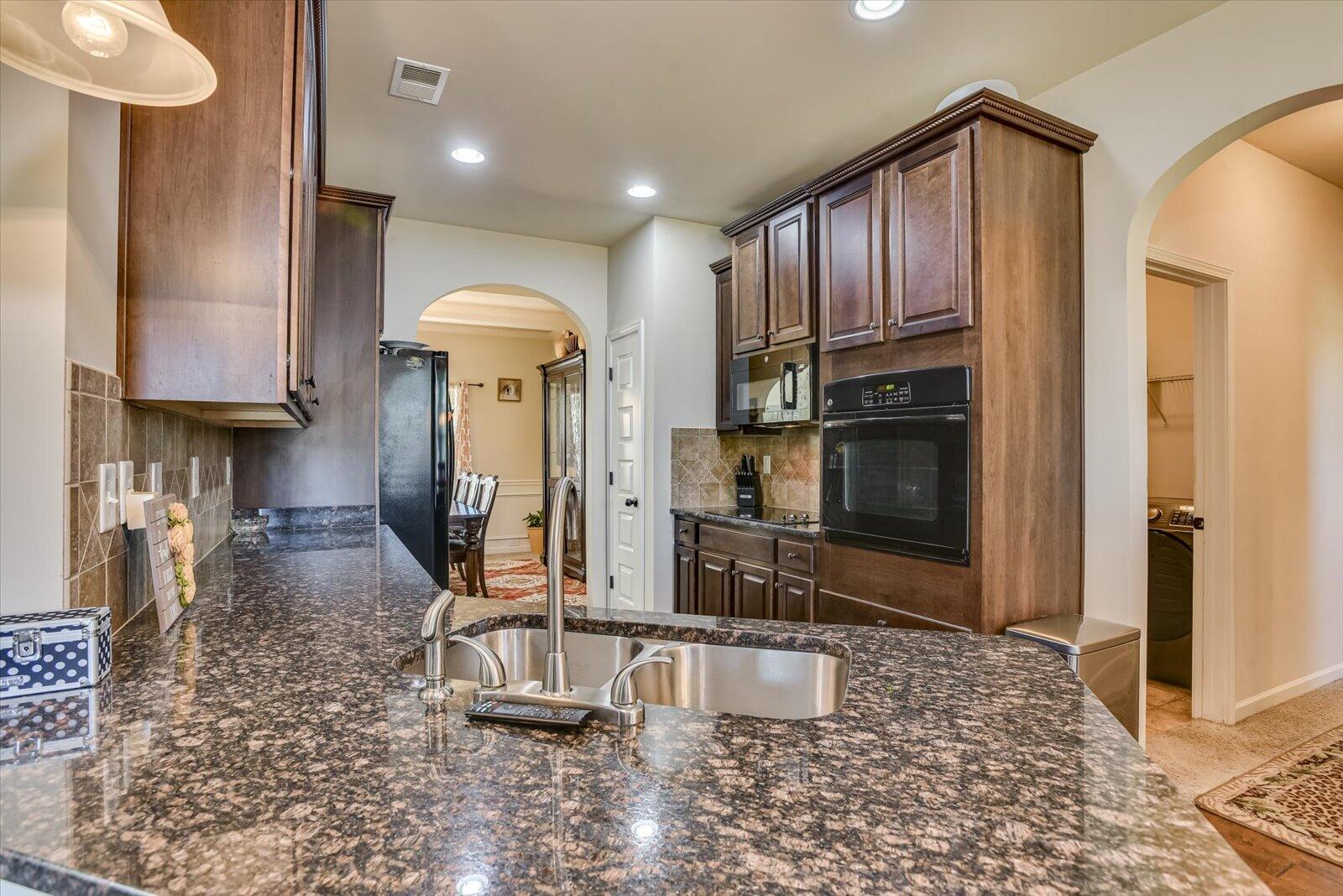 864 ROLLO DOMINO Circle