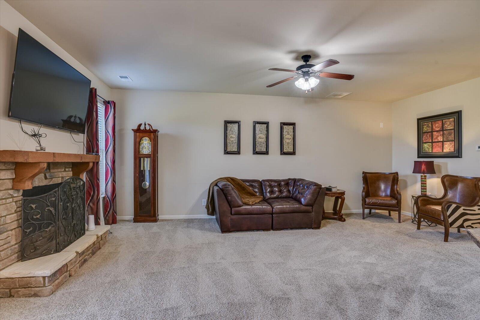 864 ROLLO DOMINO Circle