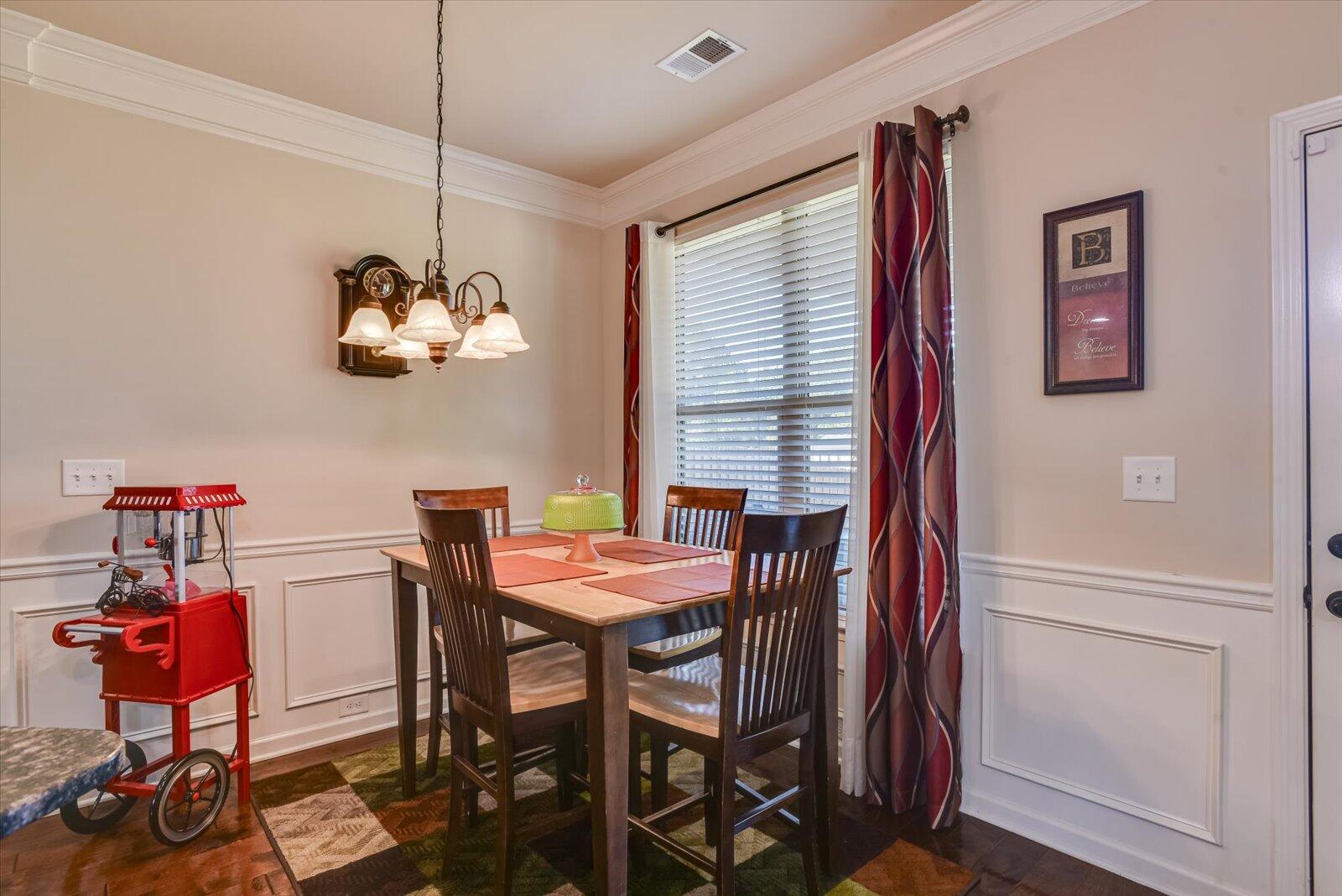 864 ROLLO DOMINO Circle