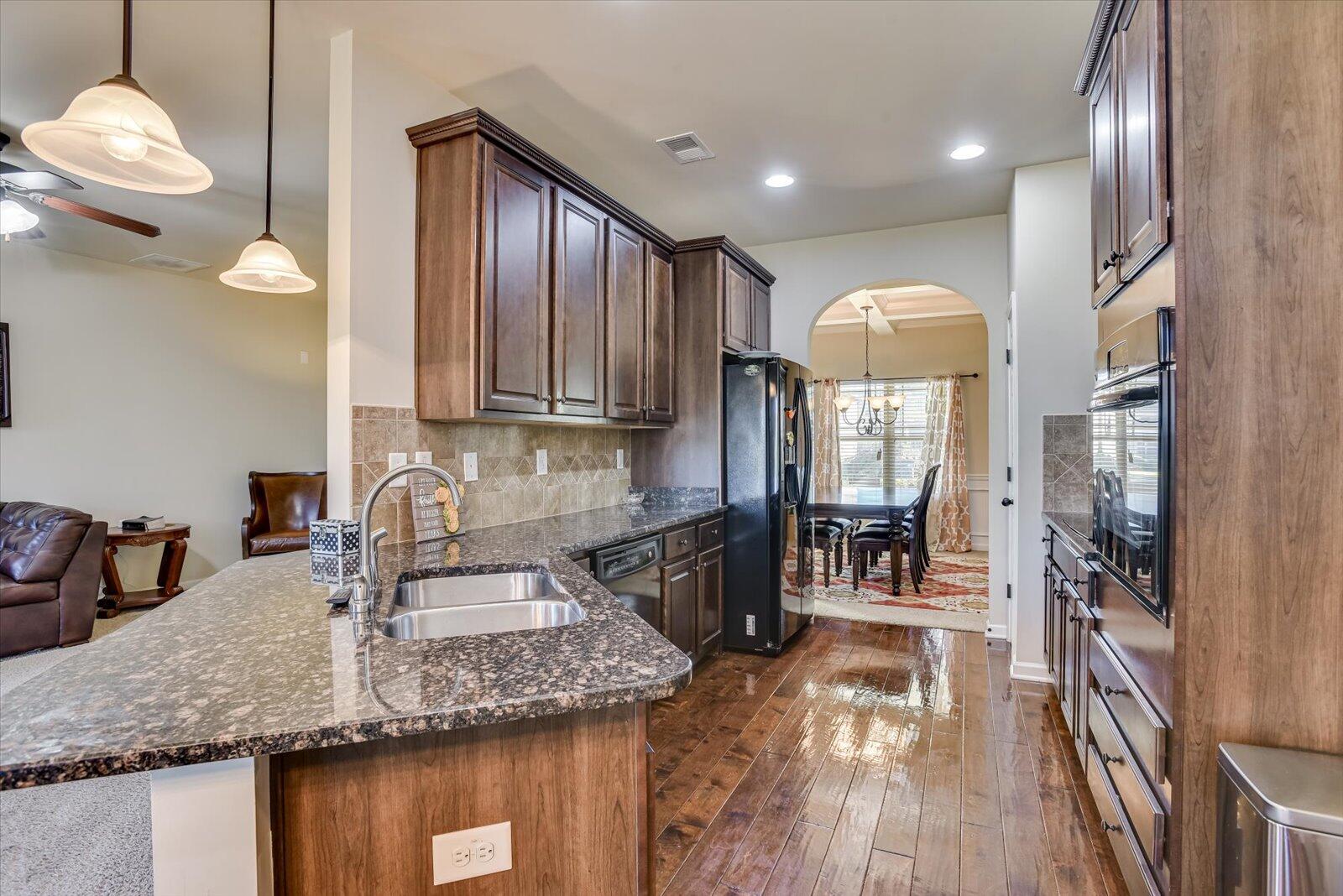 864 ROLLO DOMINO Circle