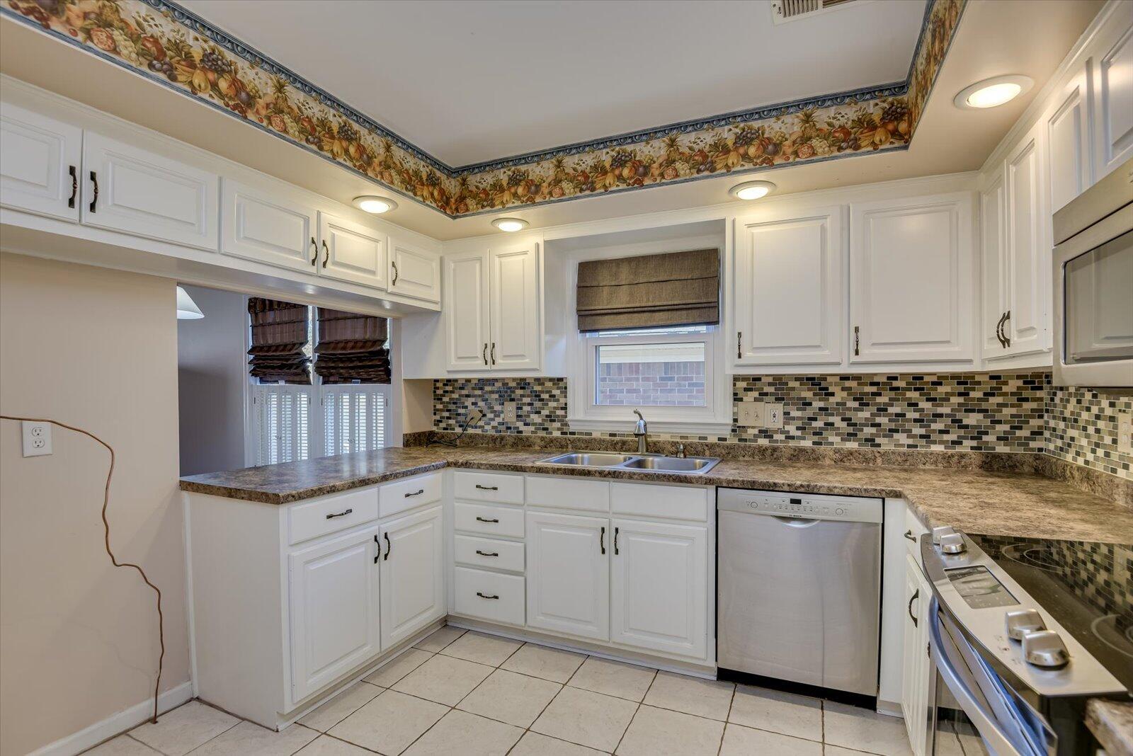 2931 HILLCREEK Drive