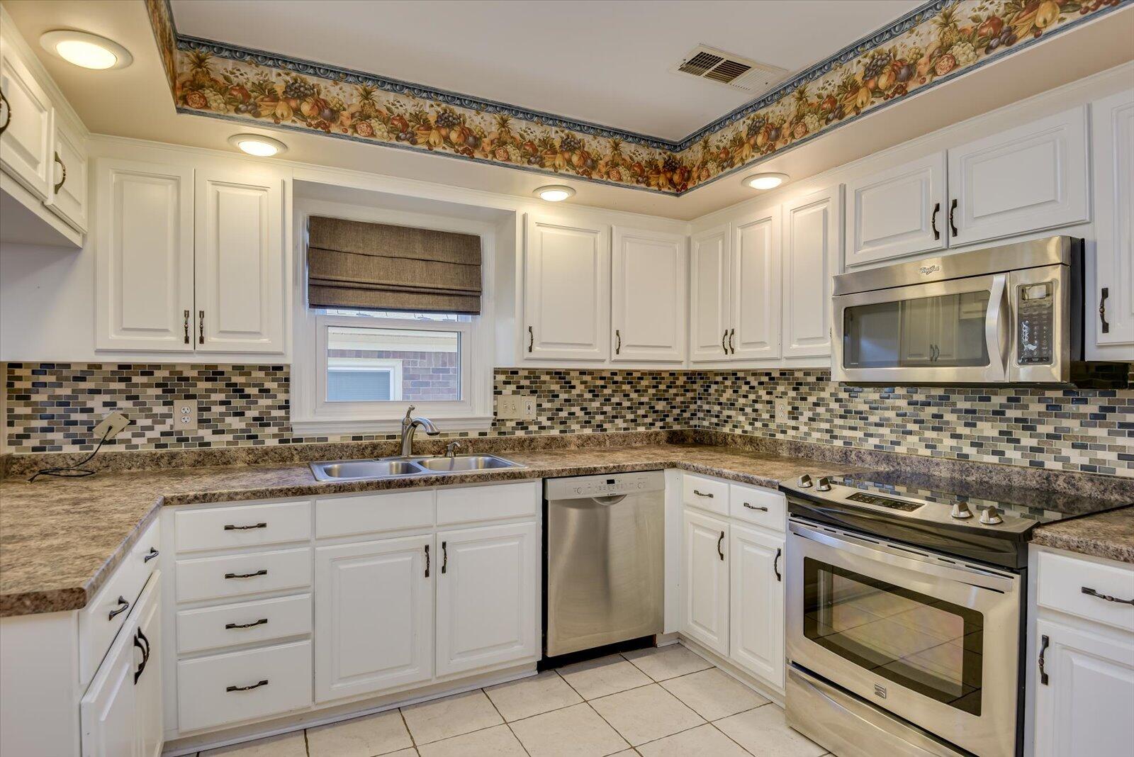 2931 HILLCREEK Drive