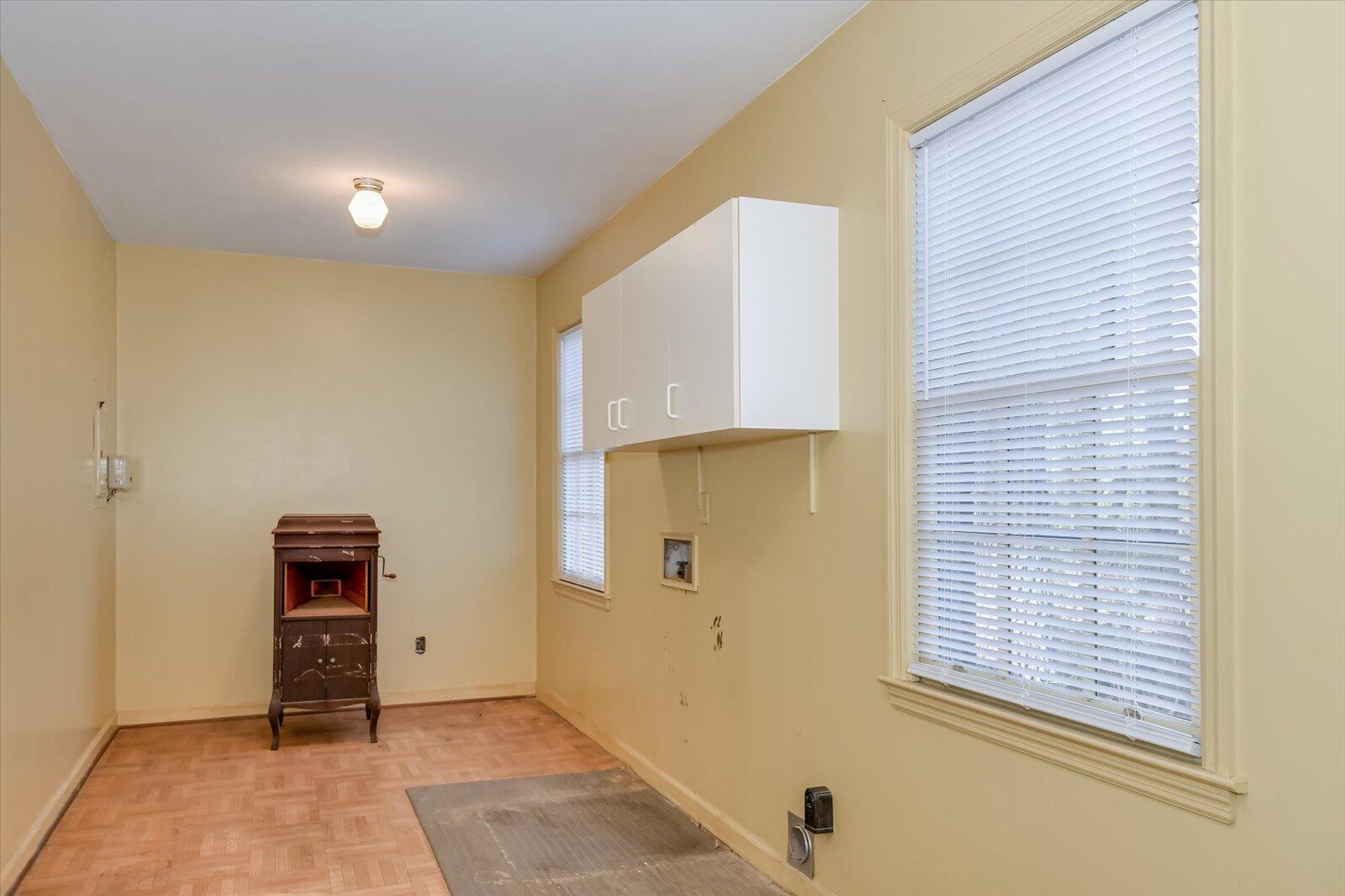 8136 SIR LANCELOT Court