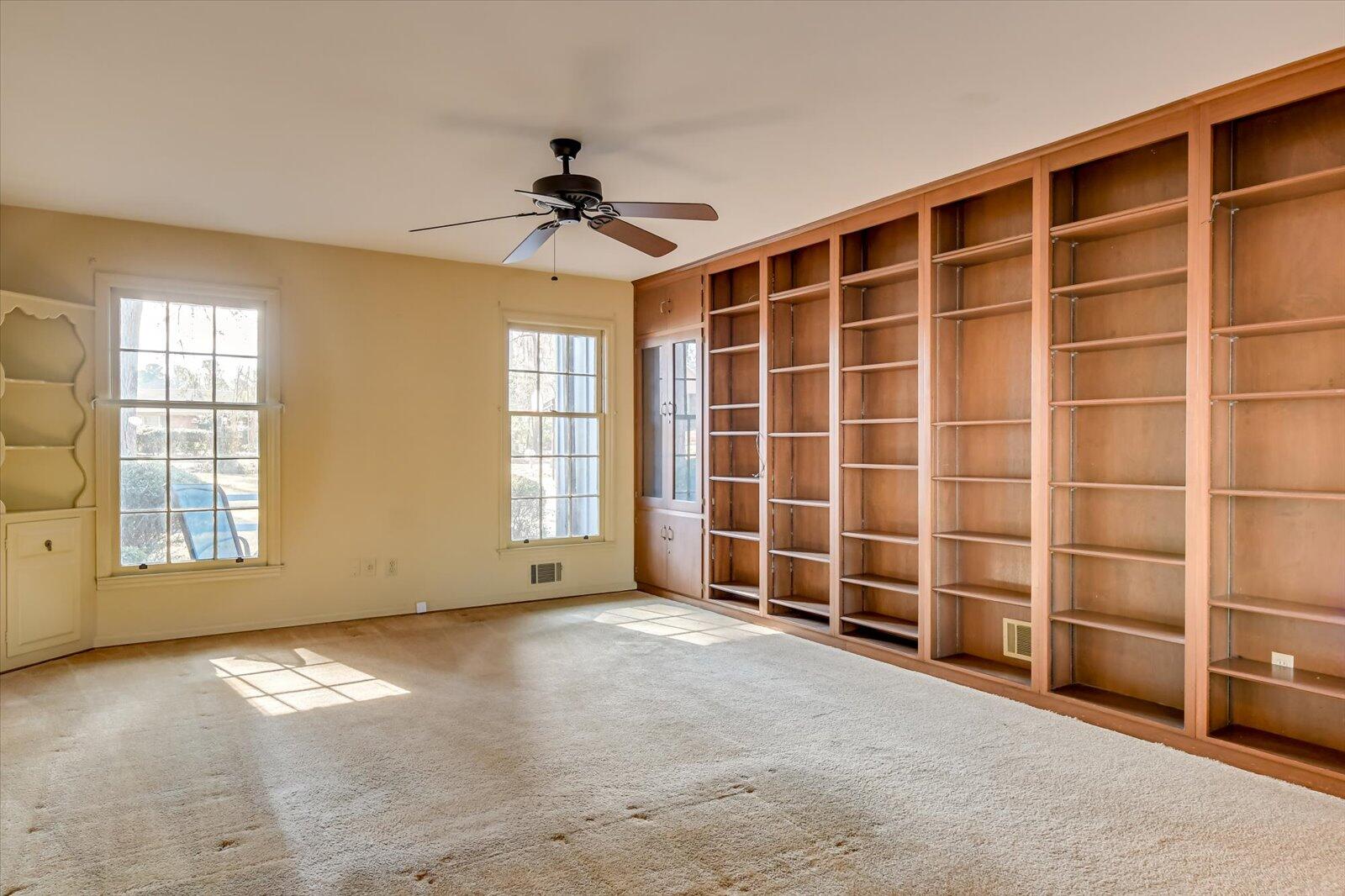 8136 SIR LANCELOT Court