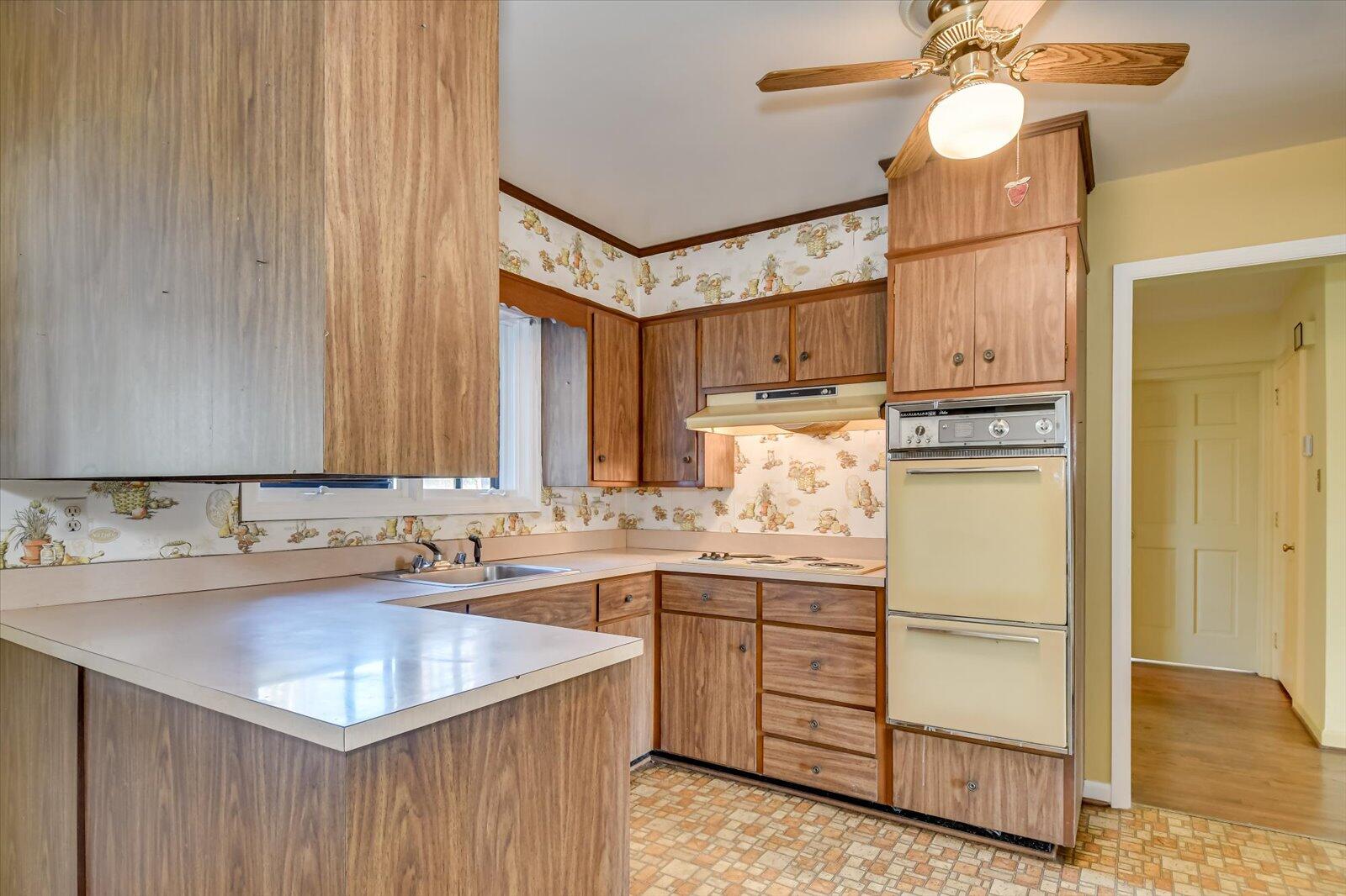 8136 SIR LANCELOT Court