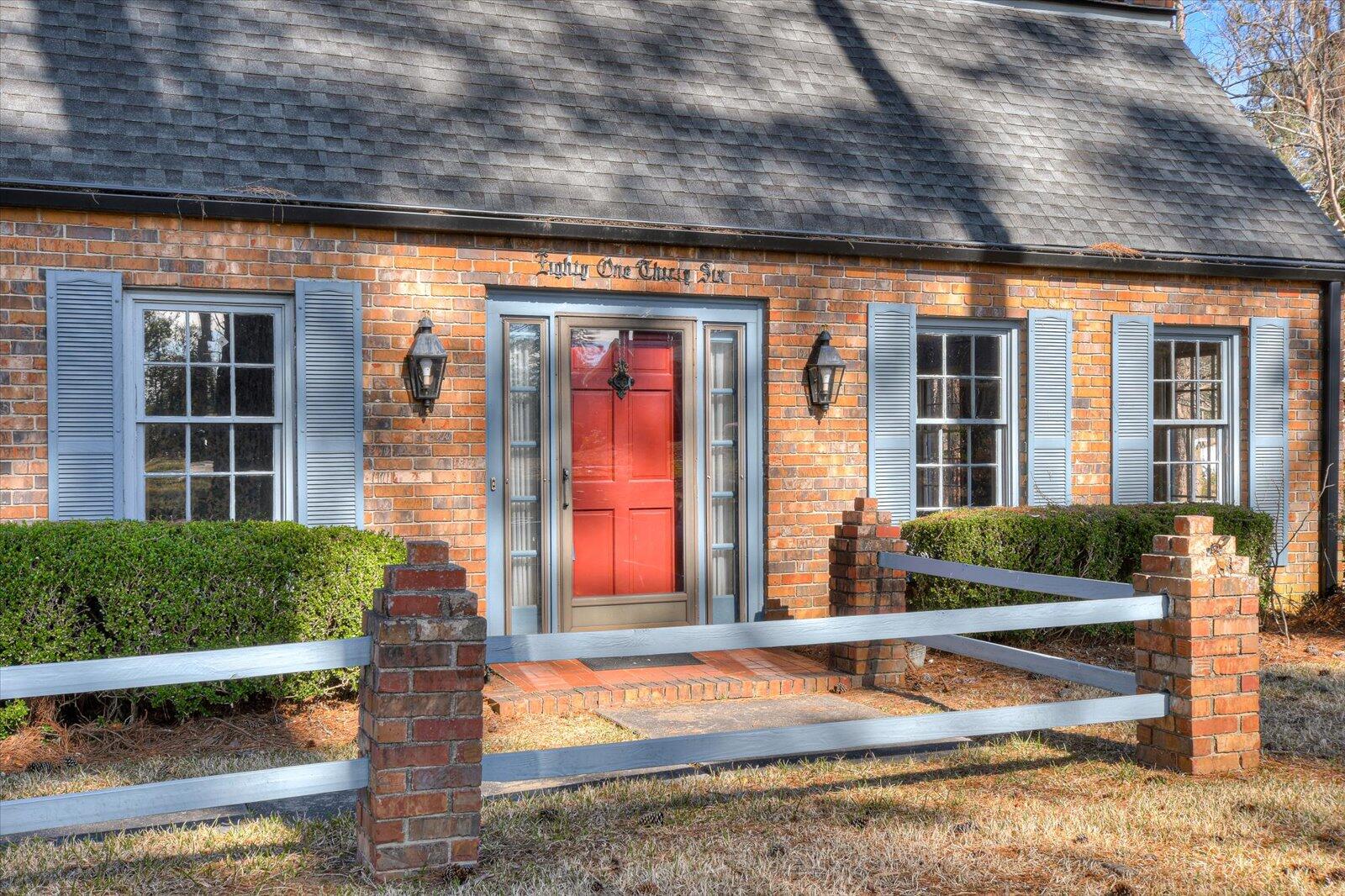 8136 SIR LANCELOT Court