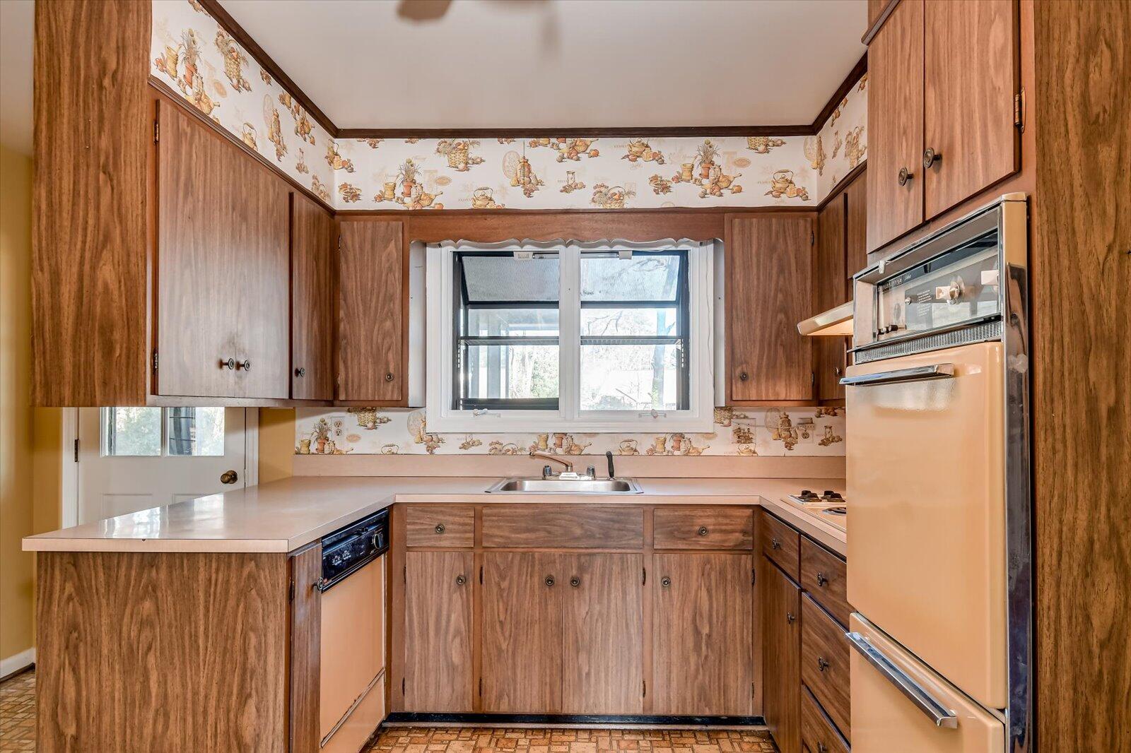 8136 SIR LANCELOT Court