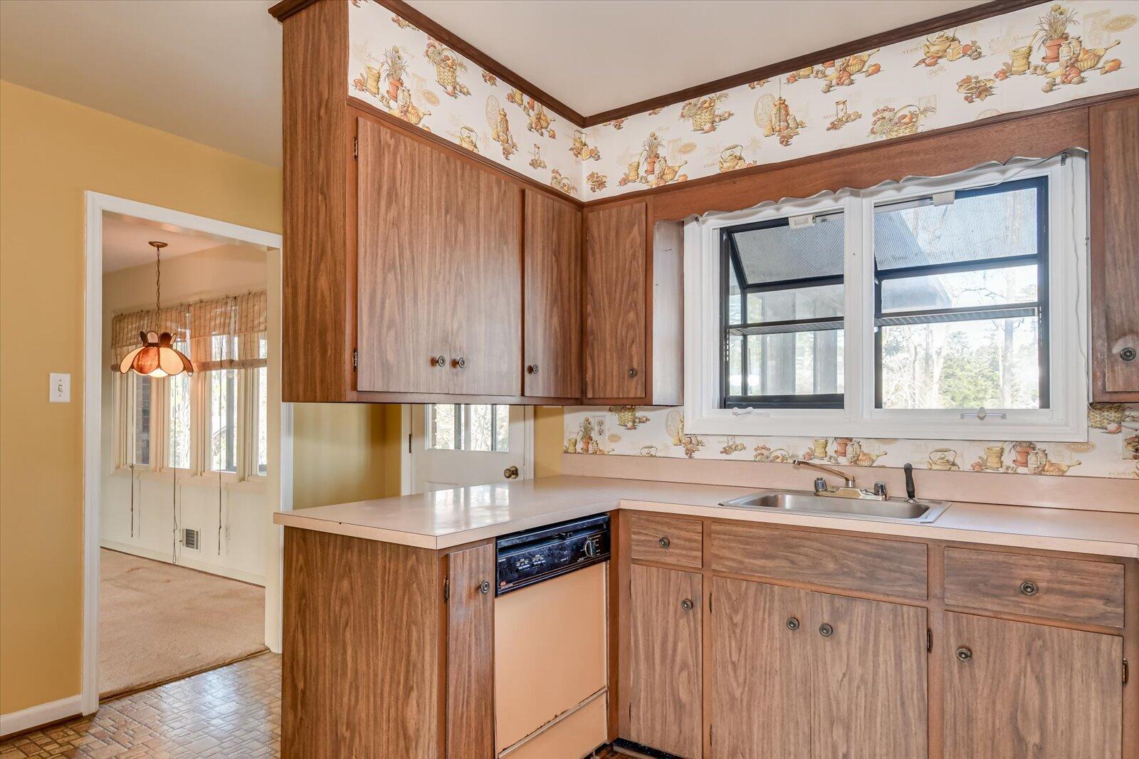 8136 SIR LANCELOT Court