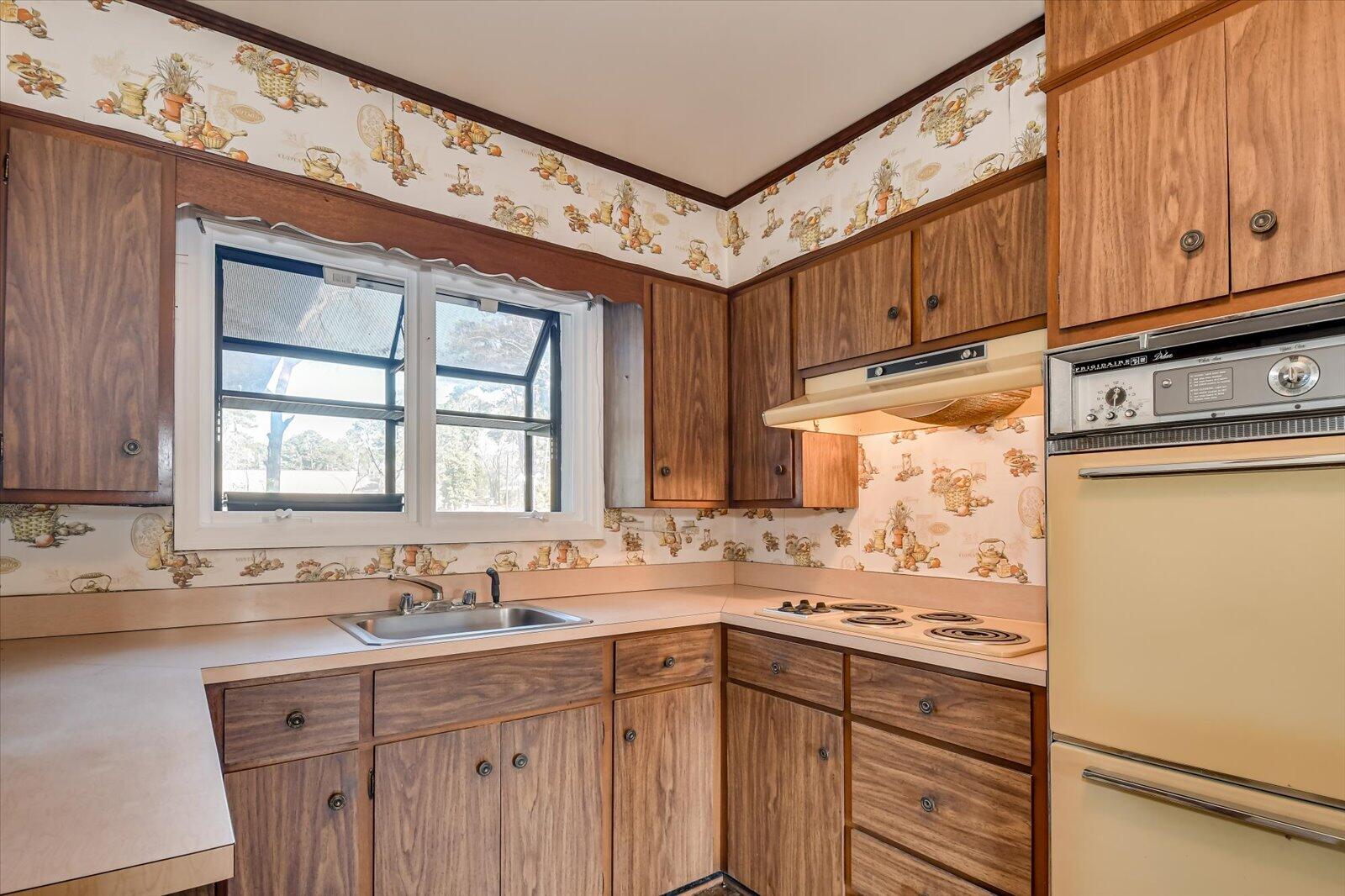 8136 SIR LANCELOT Court