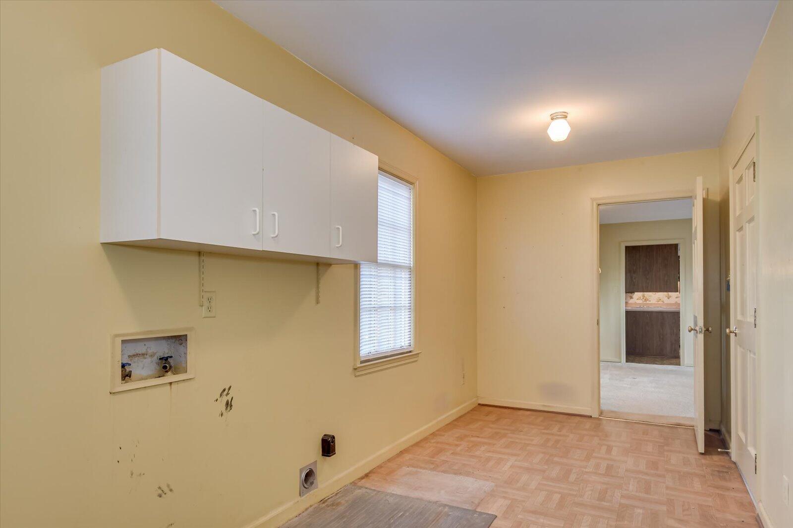 8136 SIR LANCELOT Court