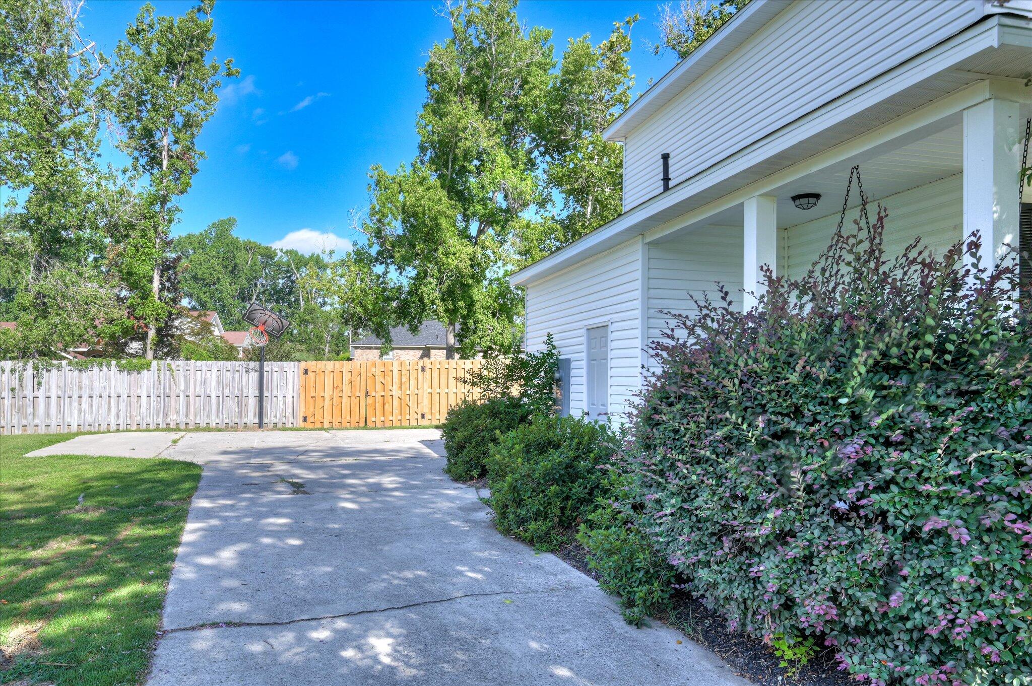 4222 Green Ivy Circle