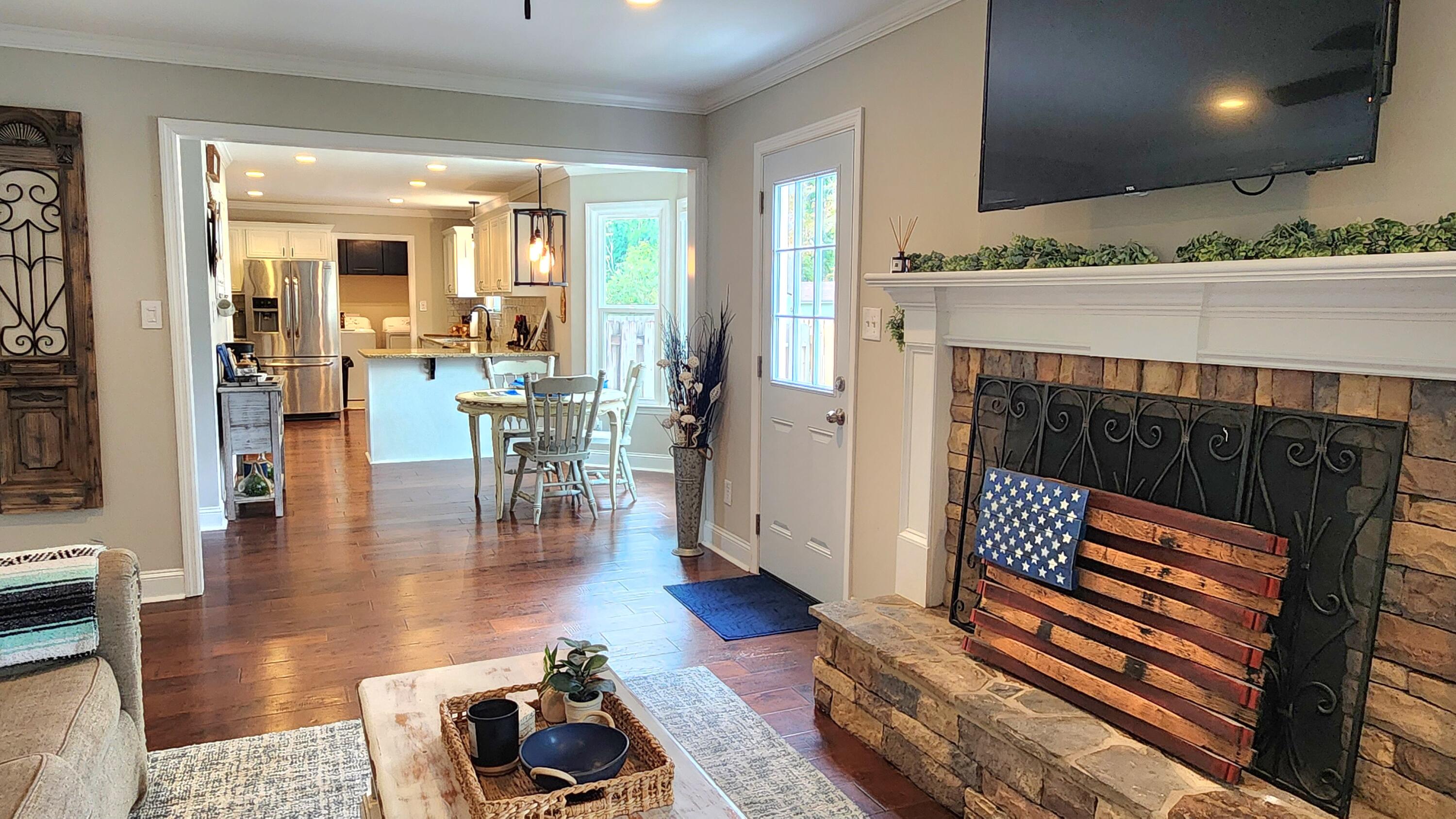 4222 Green Ivy Circle