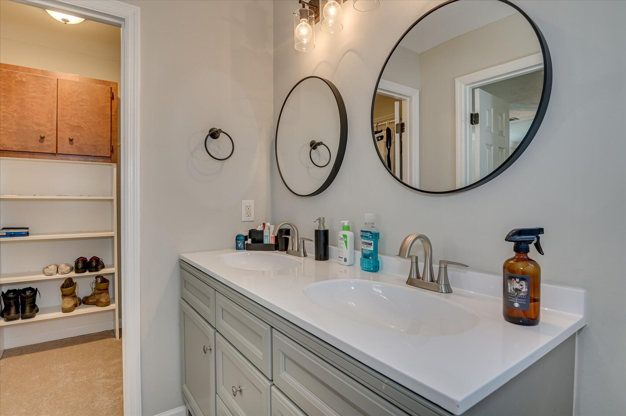 4222 Green Ivy Circle