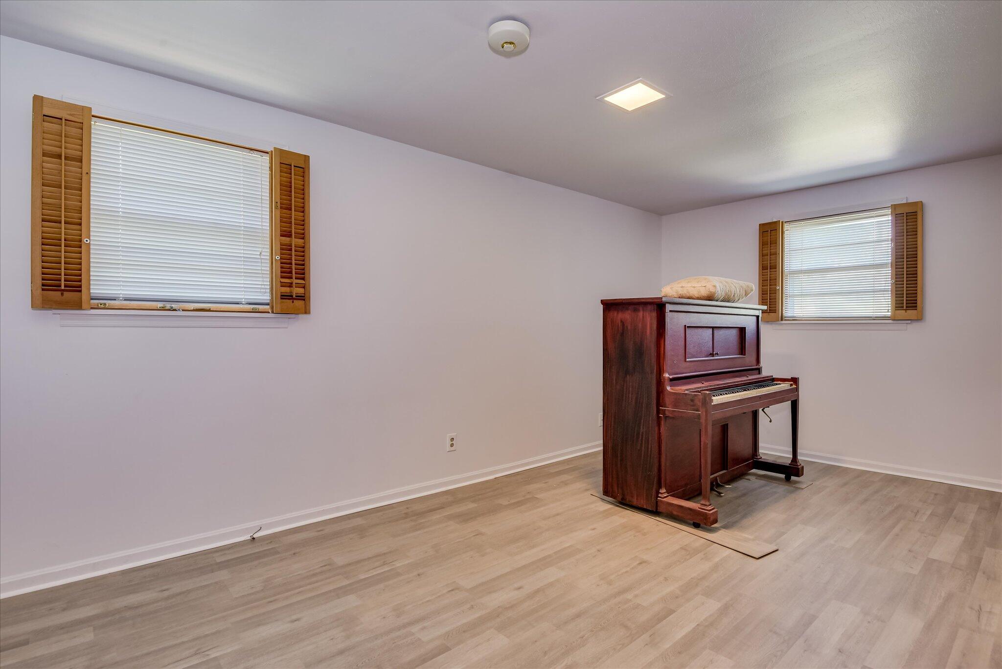 2234 Silverdale Road