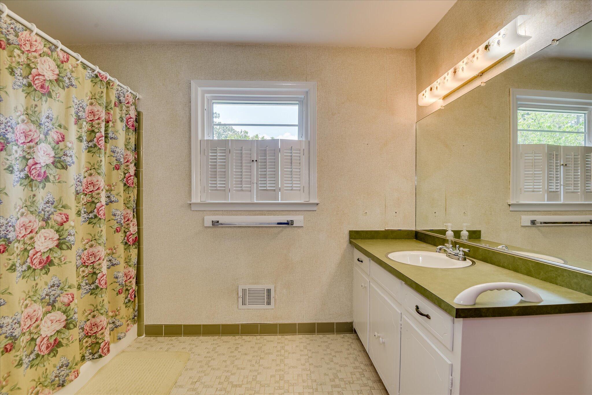 2234 Silverdale Road