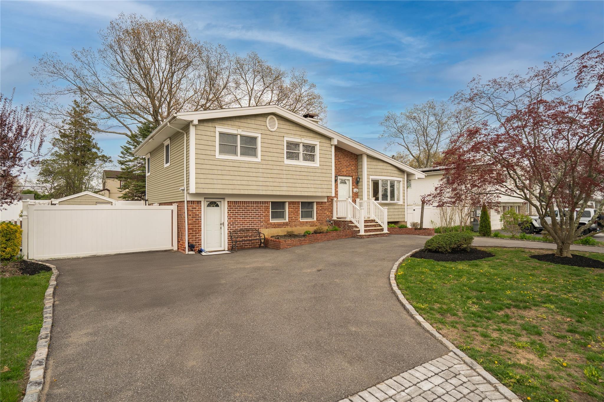 203 W 18th Street