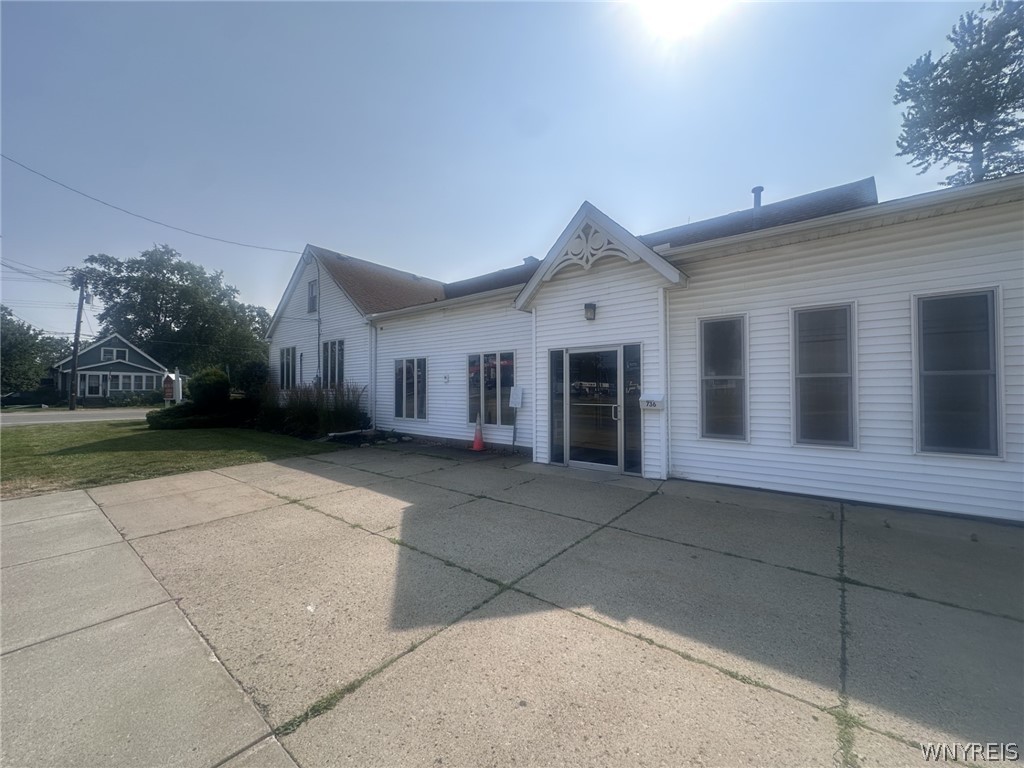736 Center Road