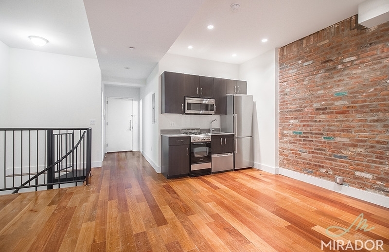 636 E 11th Street 1I