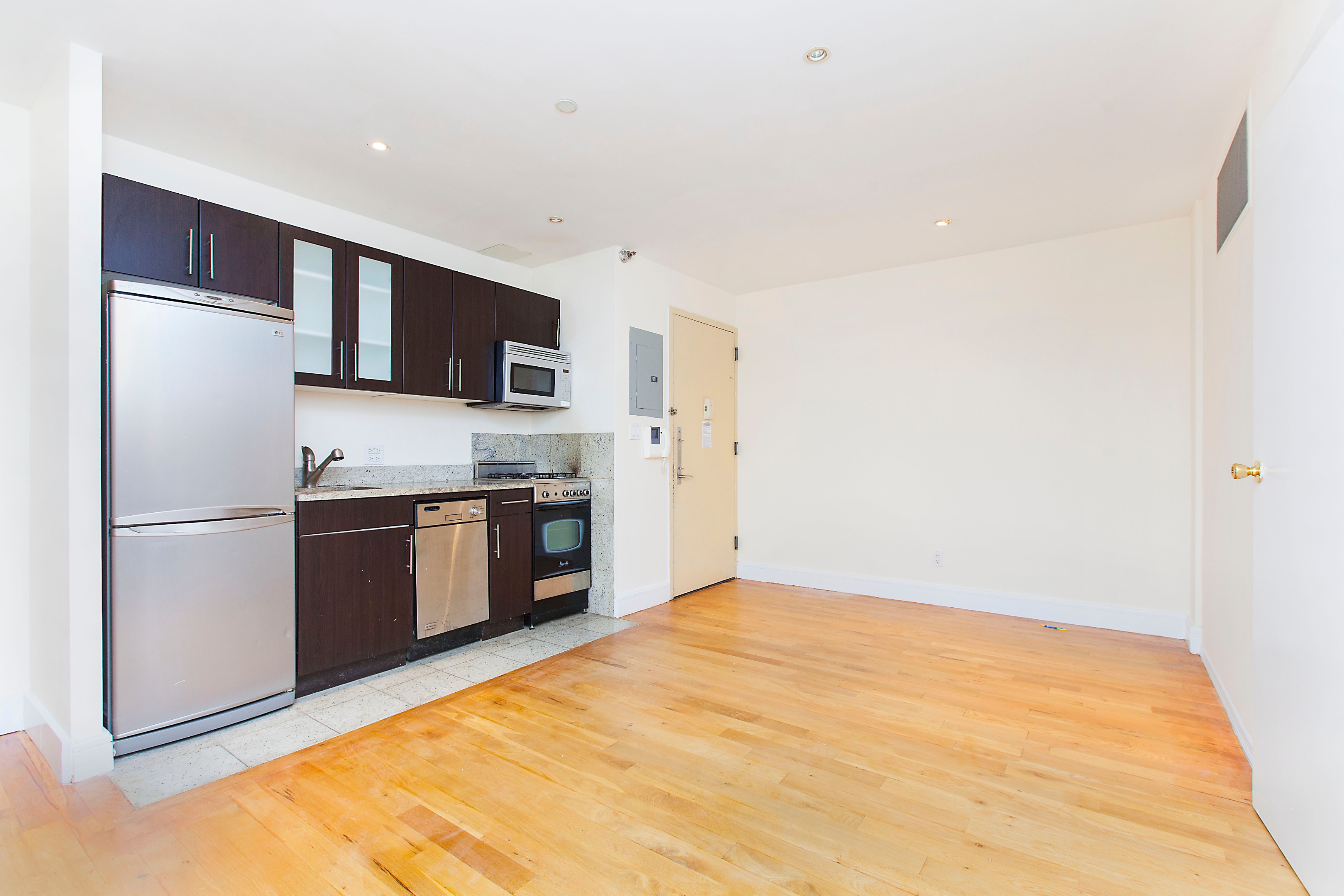 636 E 11th Street 3G