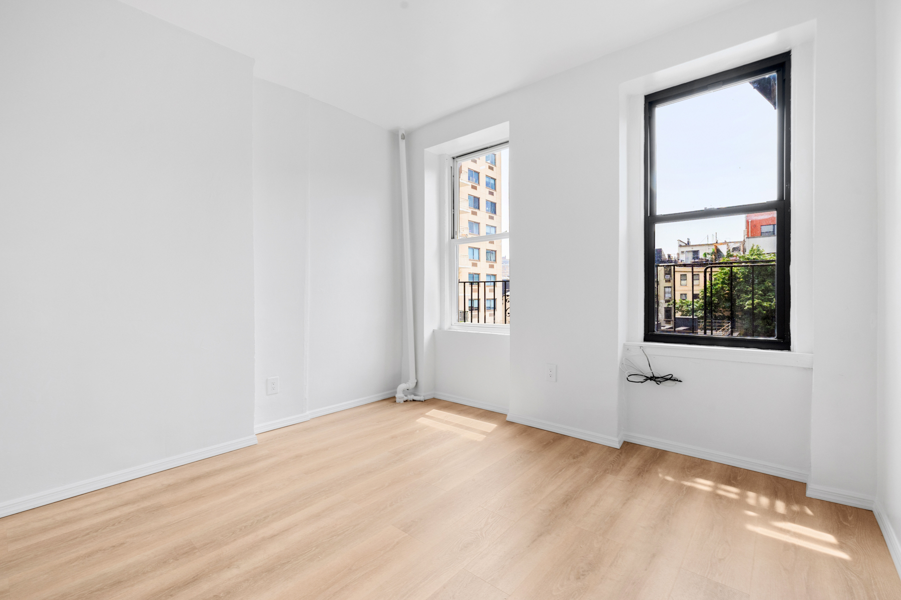 231 E 10th Street 14