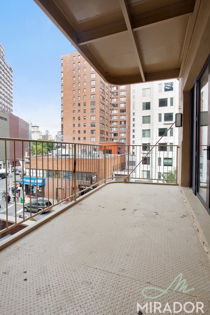 100 E 13th Street 4C