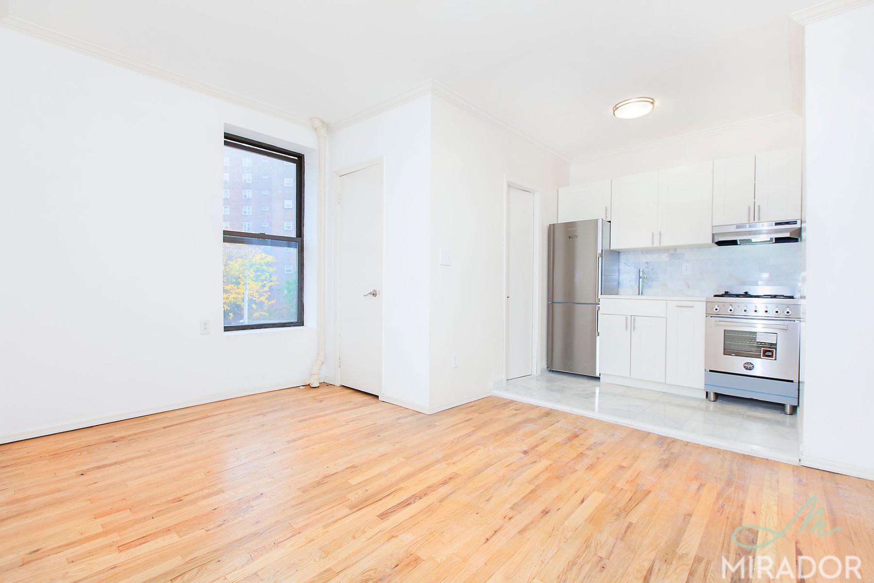 403 E 8th Street 6