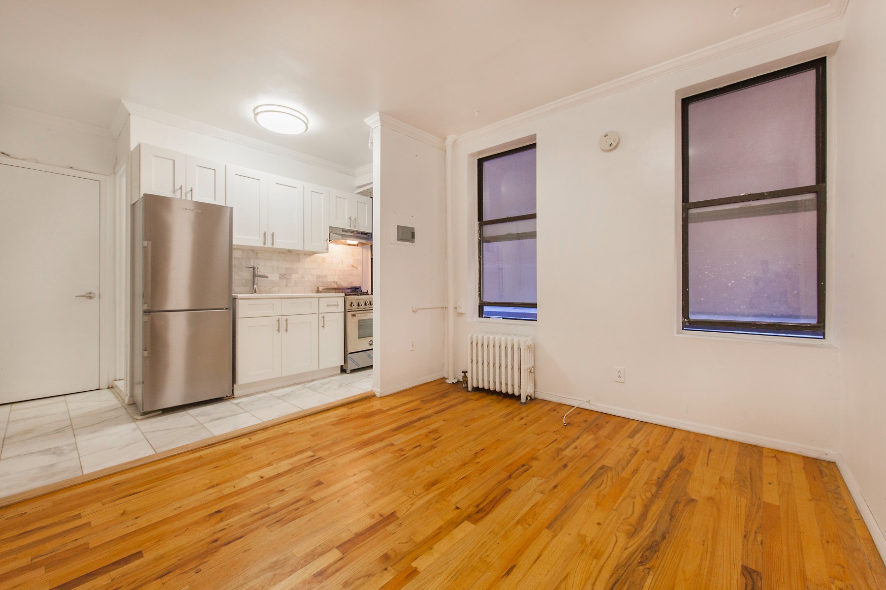 403 E 8th Street 4