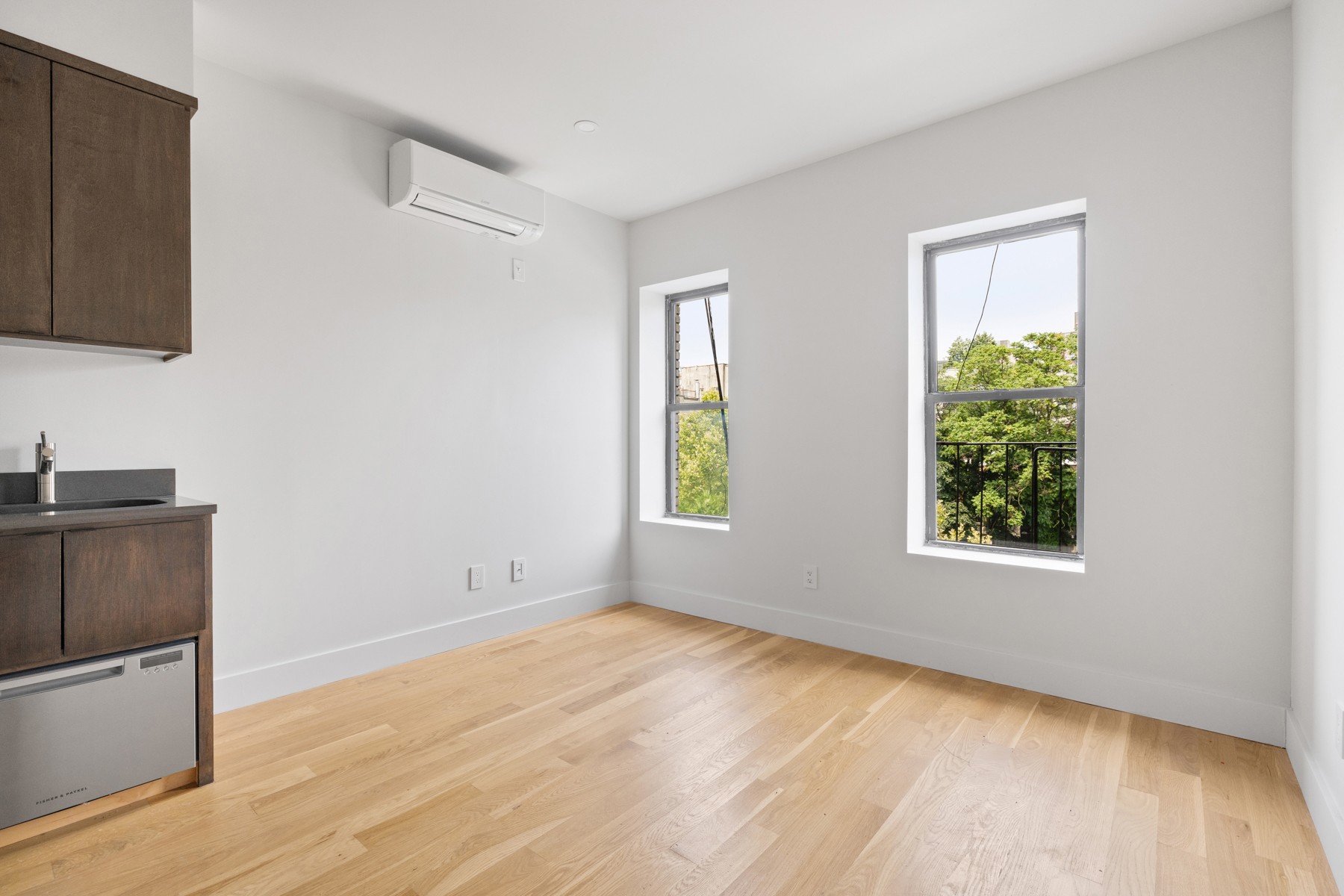 738 E 6th Street 5D