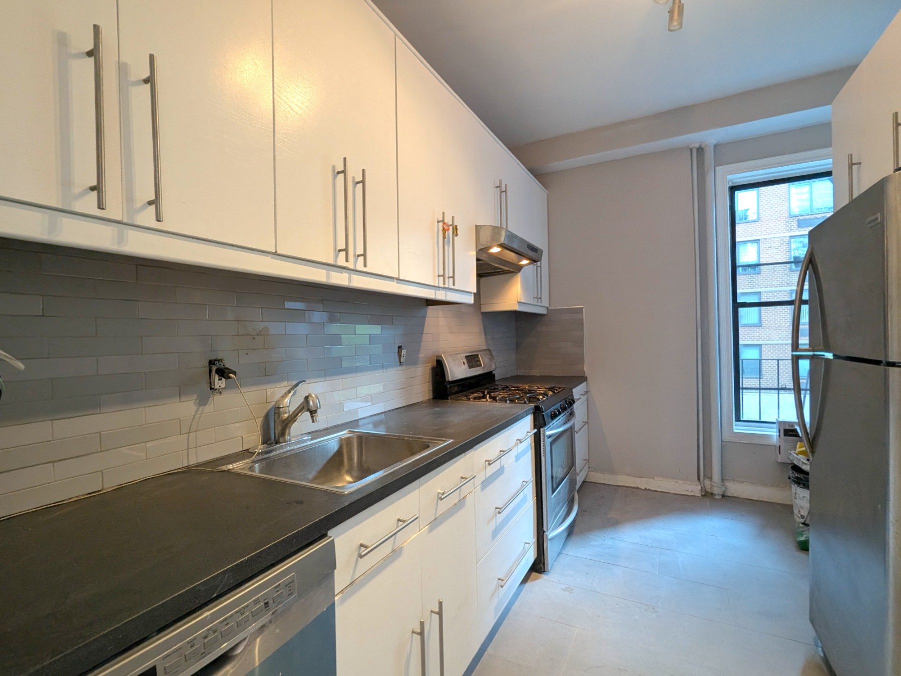 301 E 54th Street 3e