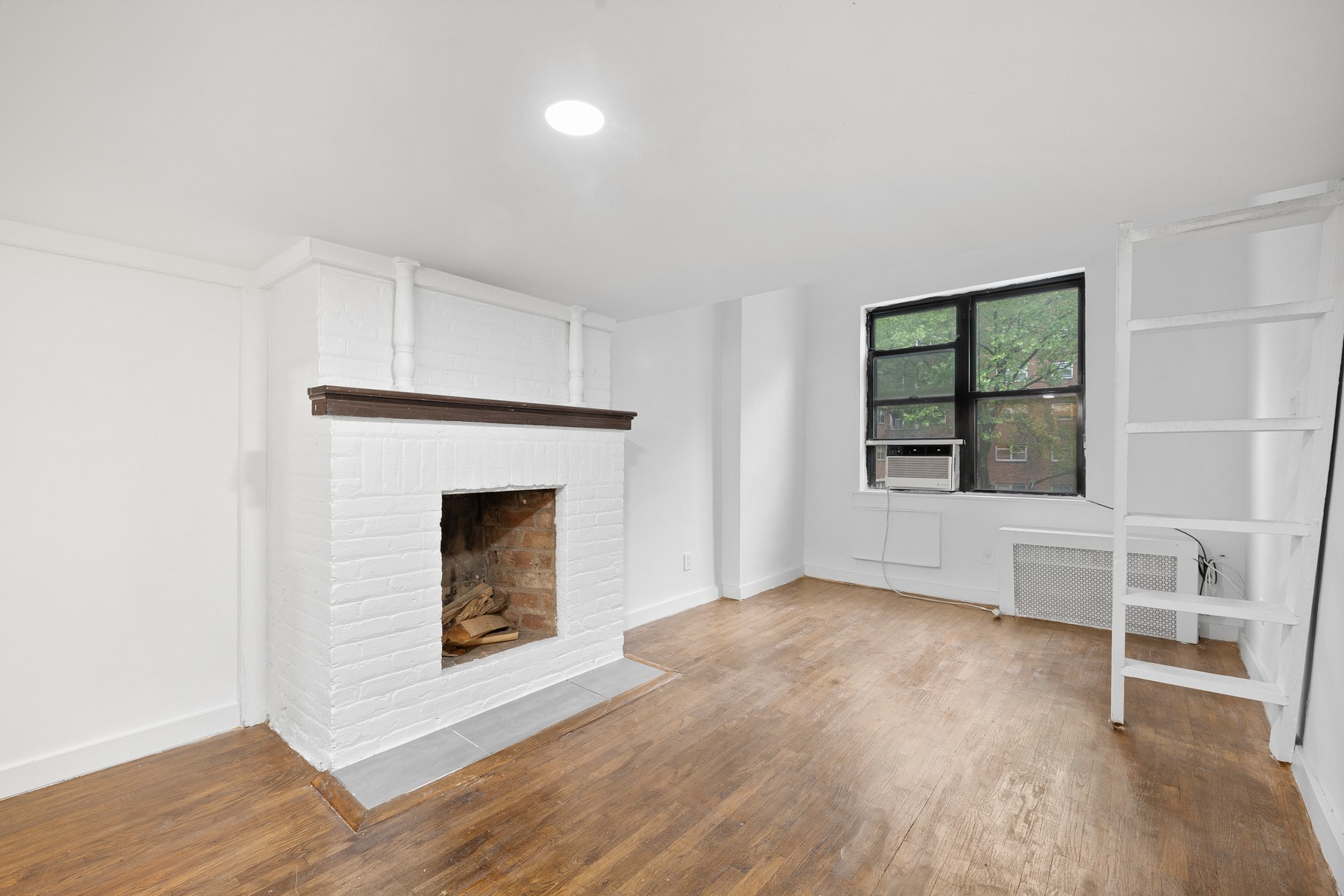 307 W 29th Street 2b