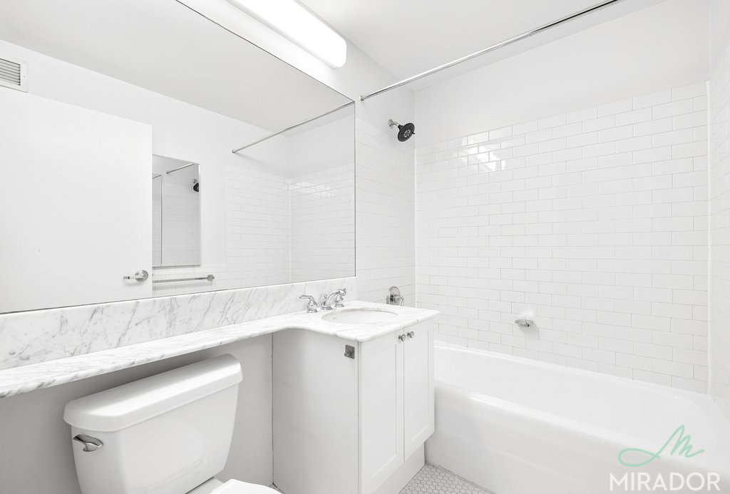 15 Park Row 16J
