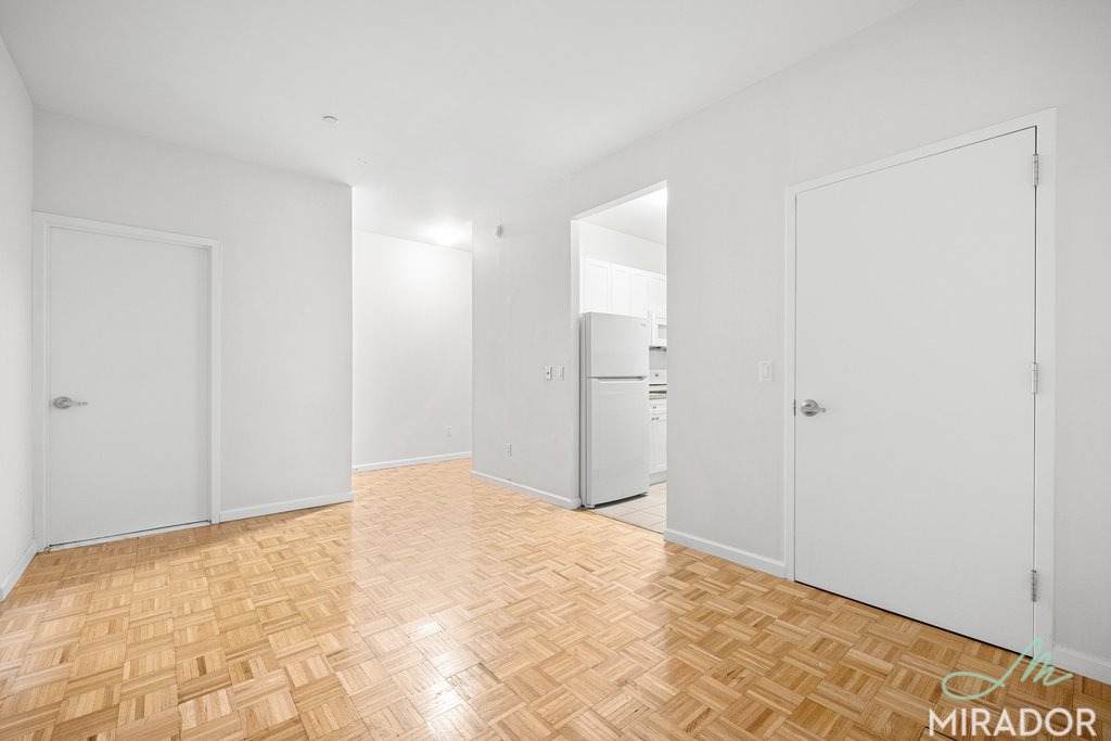 15 Park Row 16J