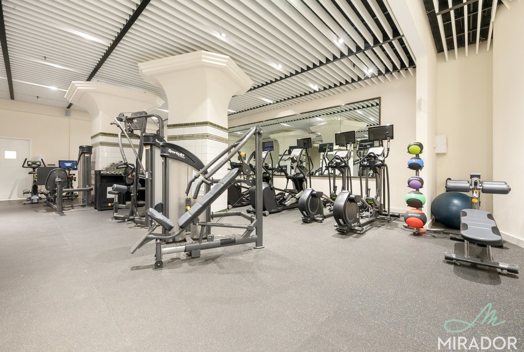 15 Park Row 16J