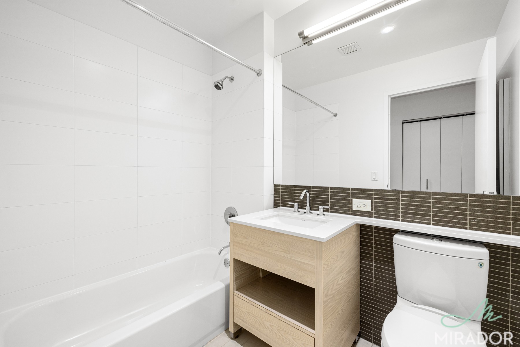 80 Dekalb Avenue 4B