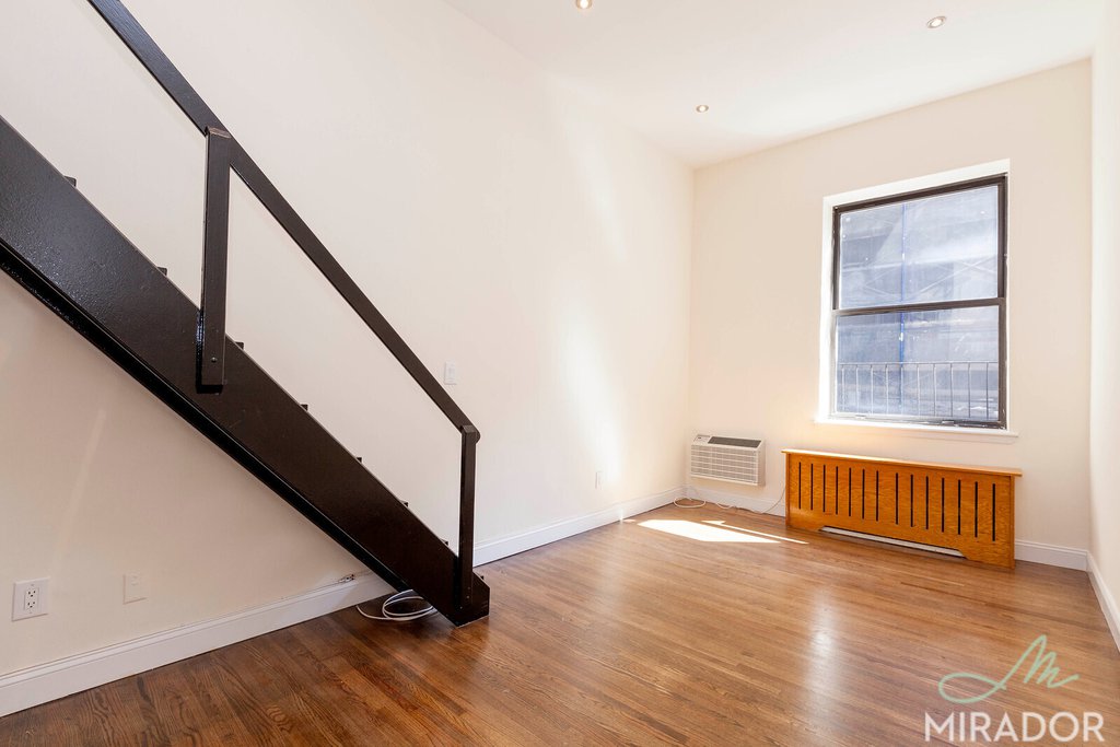 26 E 13th Street 4G