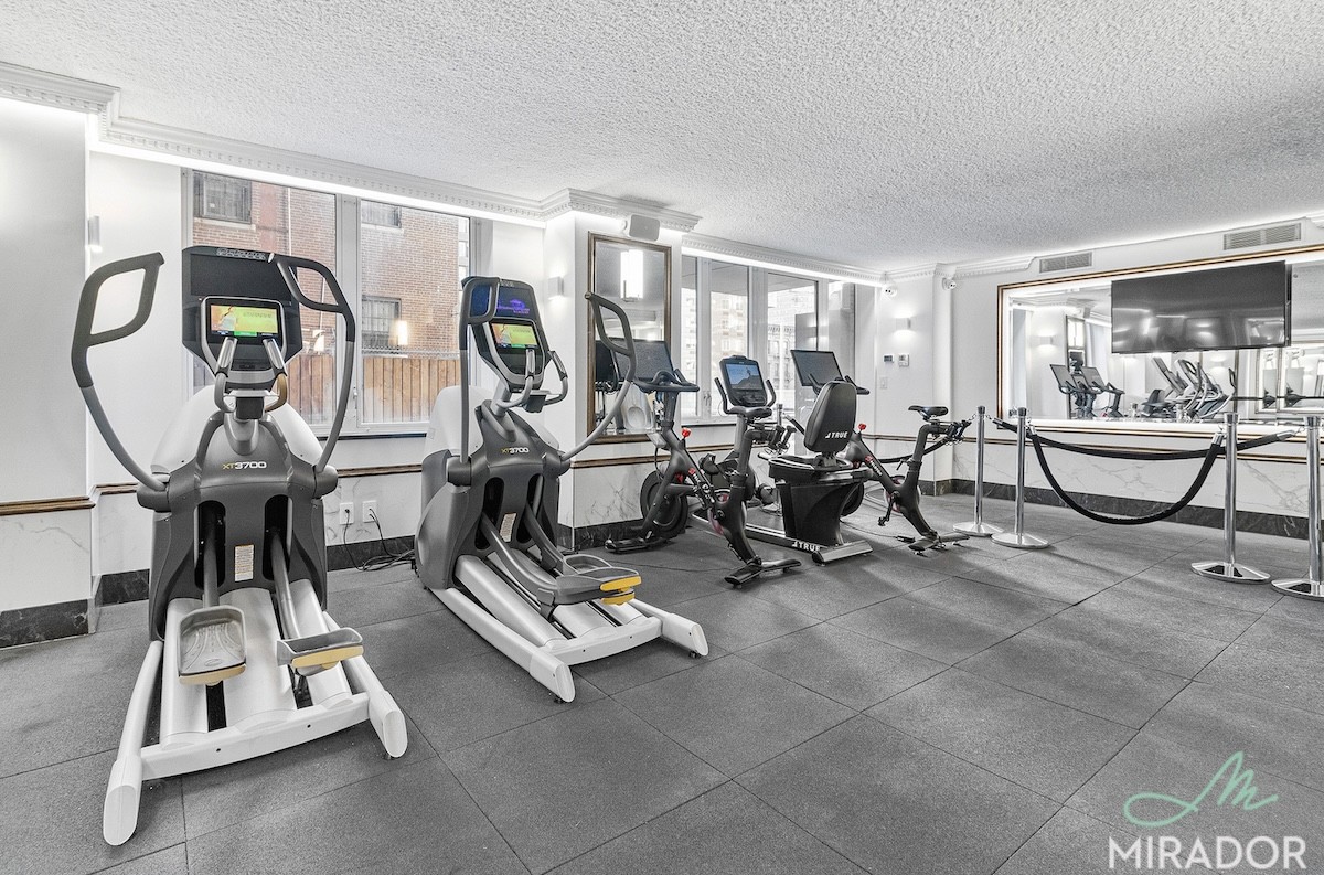 330 E 39th Street 17E