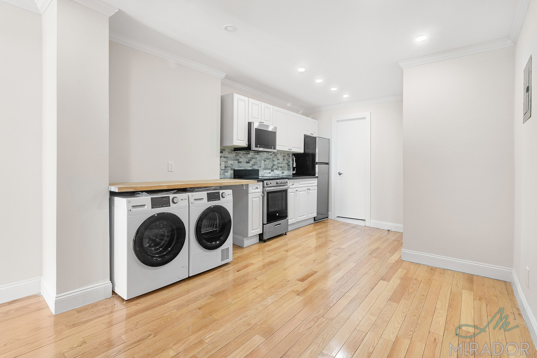 332 E 9th Street 16