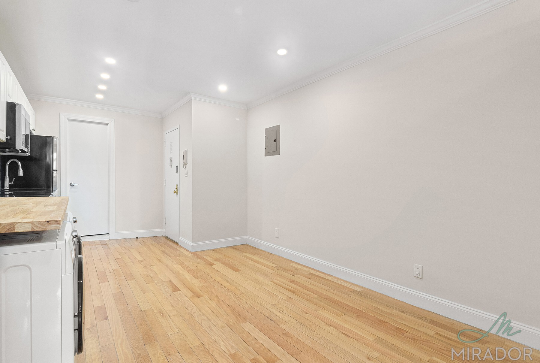 332 E 9th Street 16
