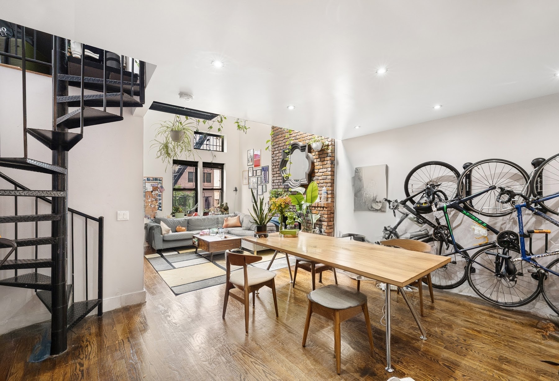 416 W 23rd Street 6c