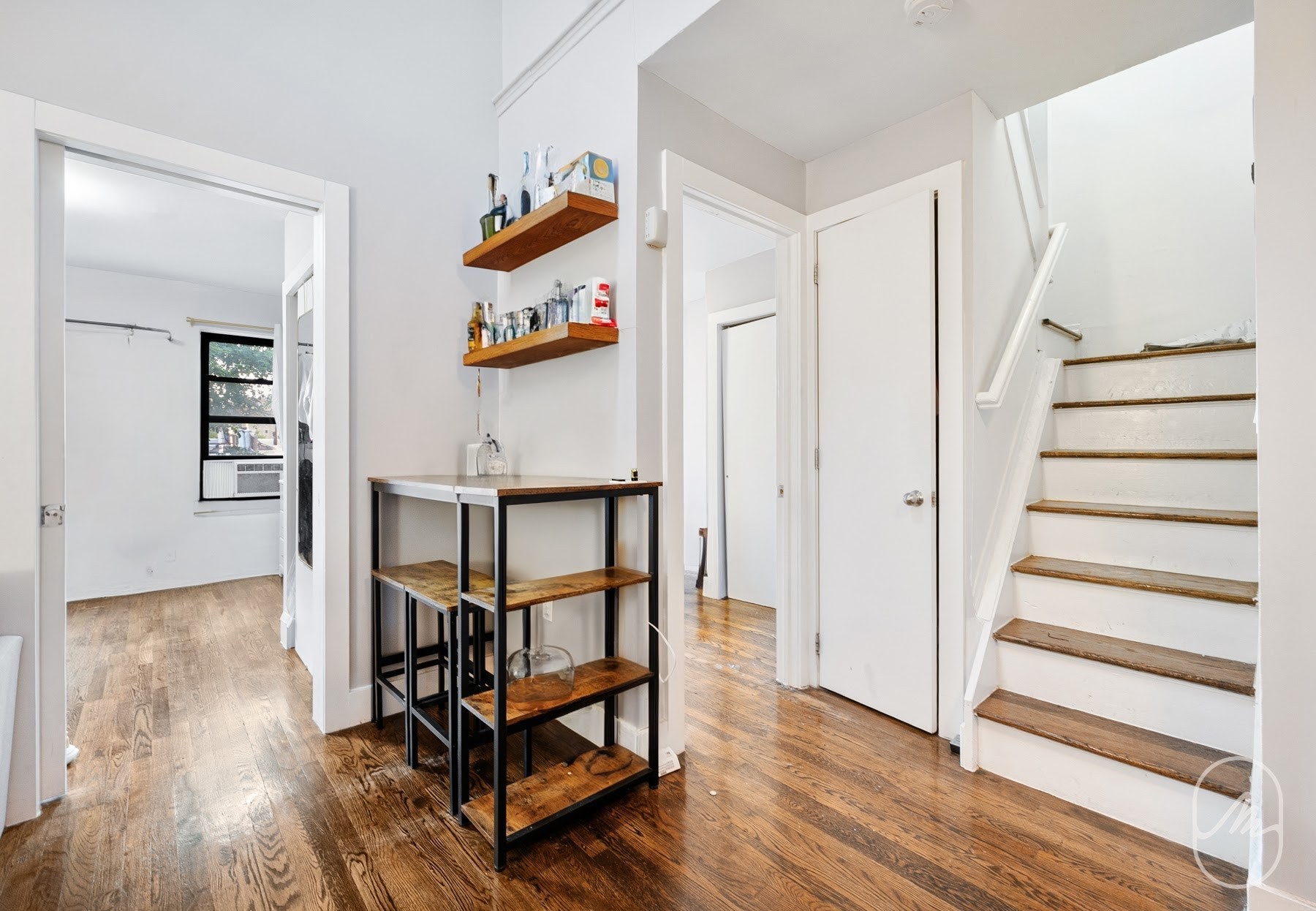 466 W 23rd Street 4r