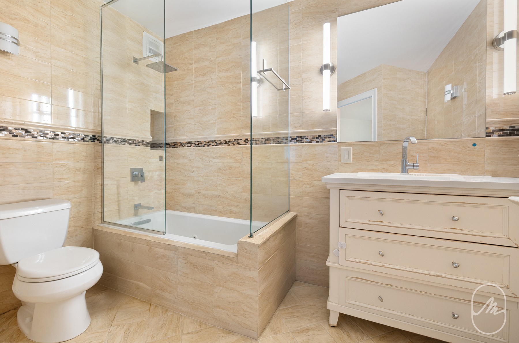 330 E 38th Street 23Q