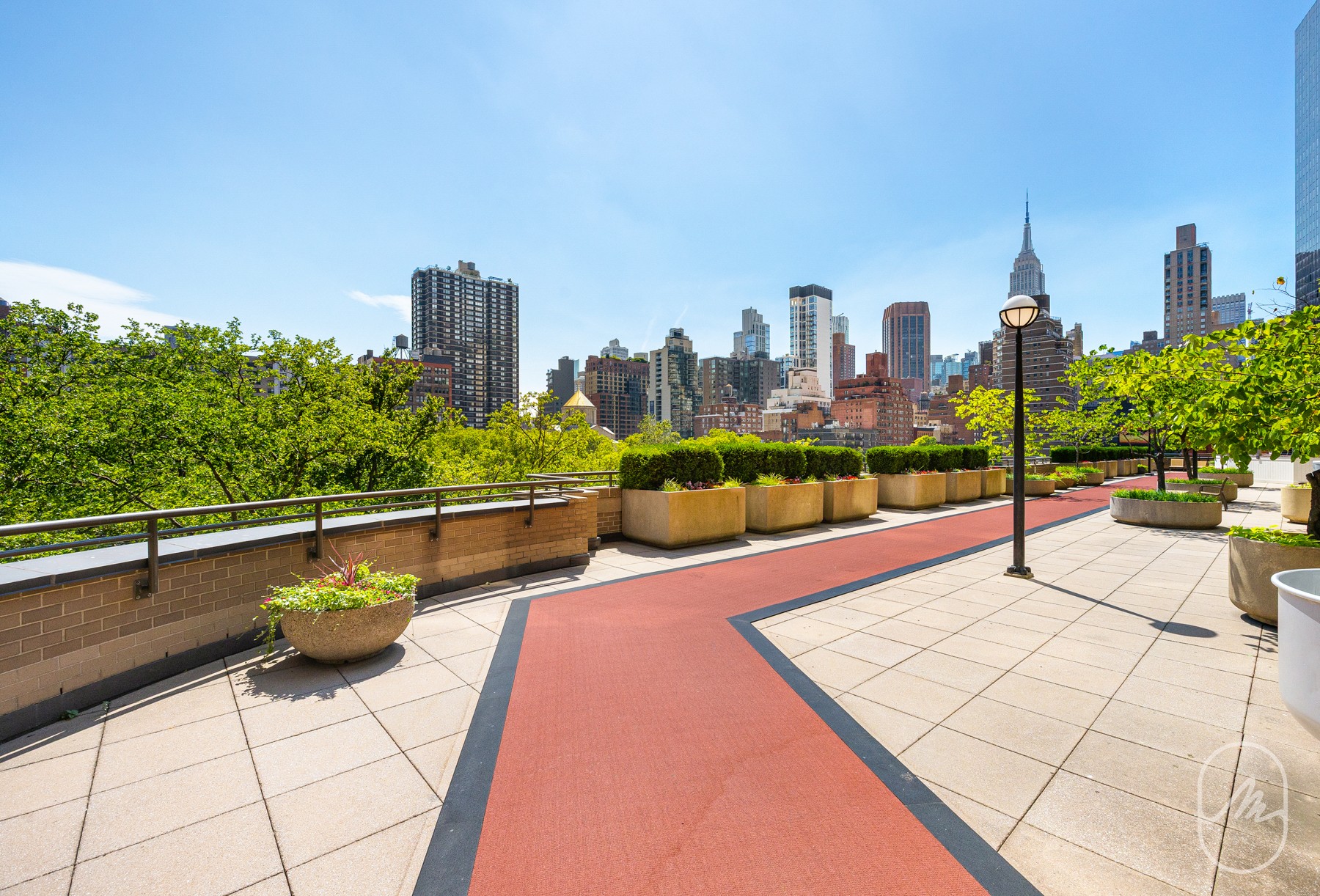 330 E 38th Street 23Q
