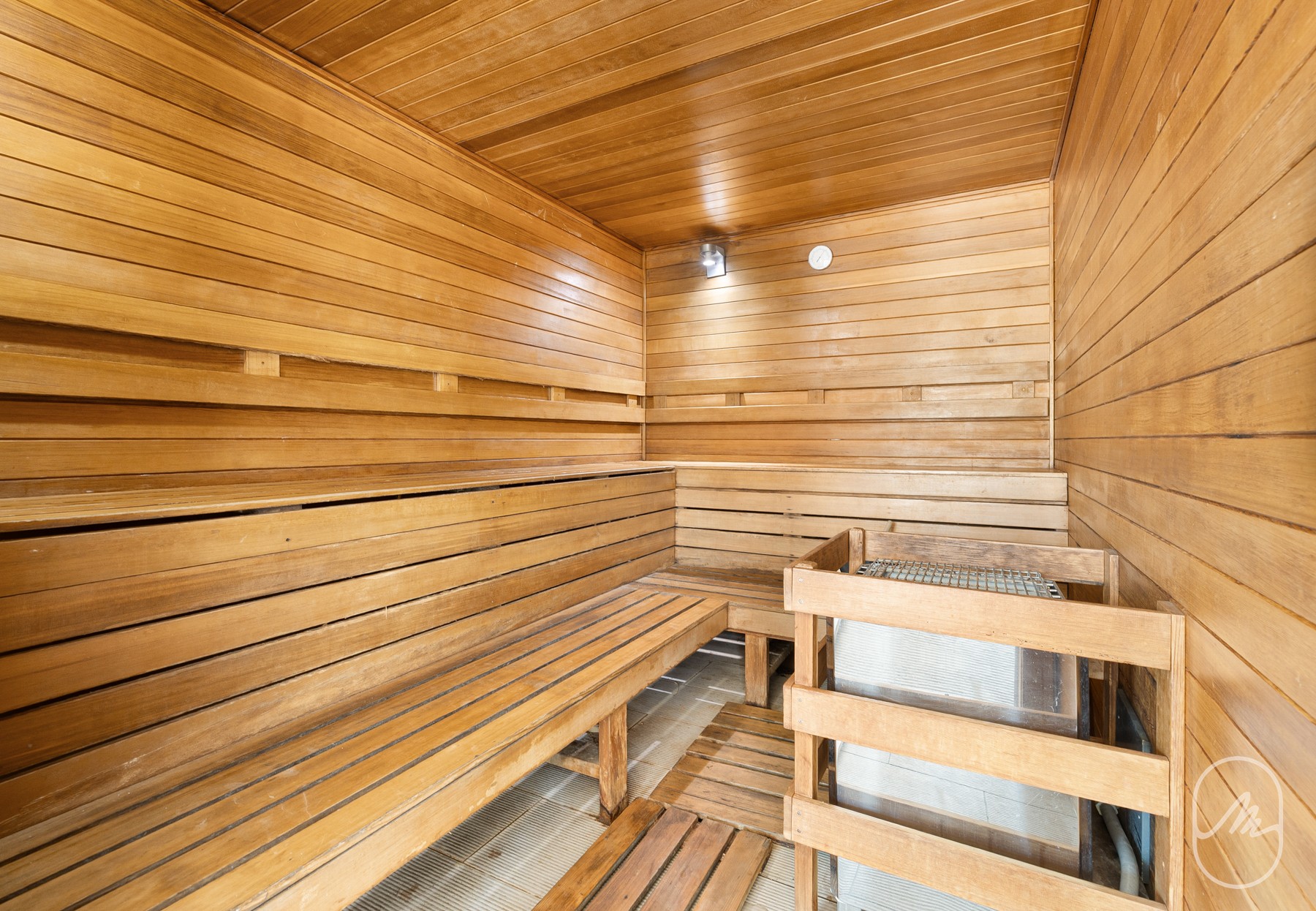 330 E 38th Street 23Q