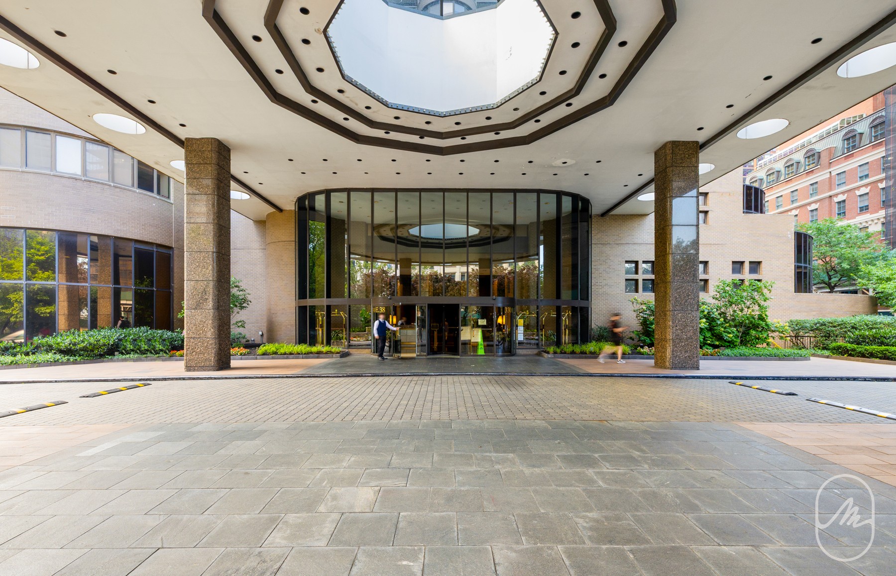 330 E 38th Street 23Q